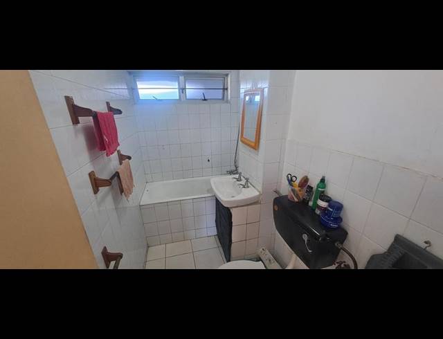 1 BEDROOM APARTMENT FOR SALE IN OVERPORT